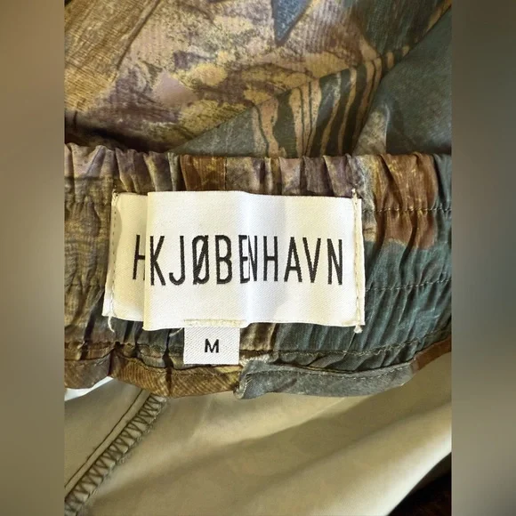 HAN KJØBEHAVN Men's Patchwork Print Joggers with Neon Chevron Details